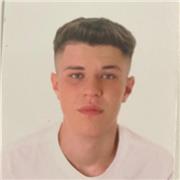 Profesor graduado en Educación Primaria con experiencia en distintos centros y nivel alto de inglés.